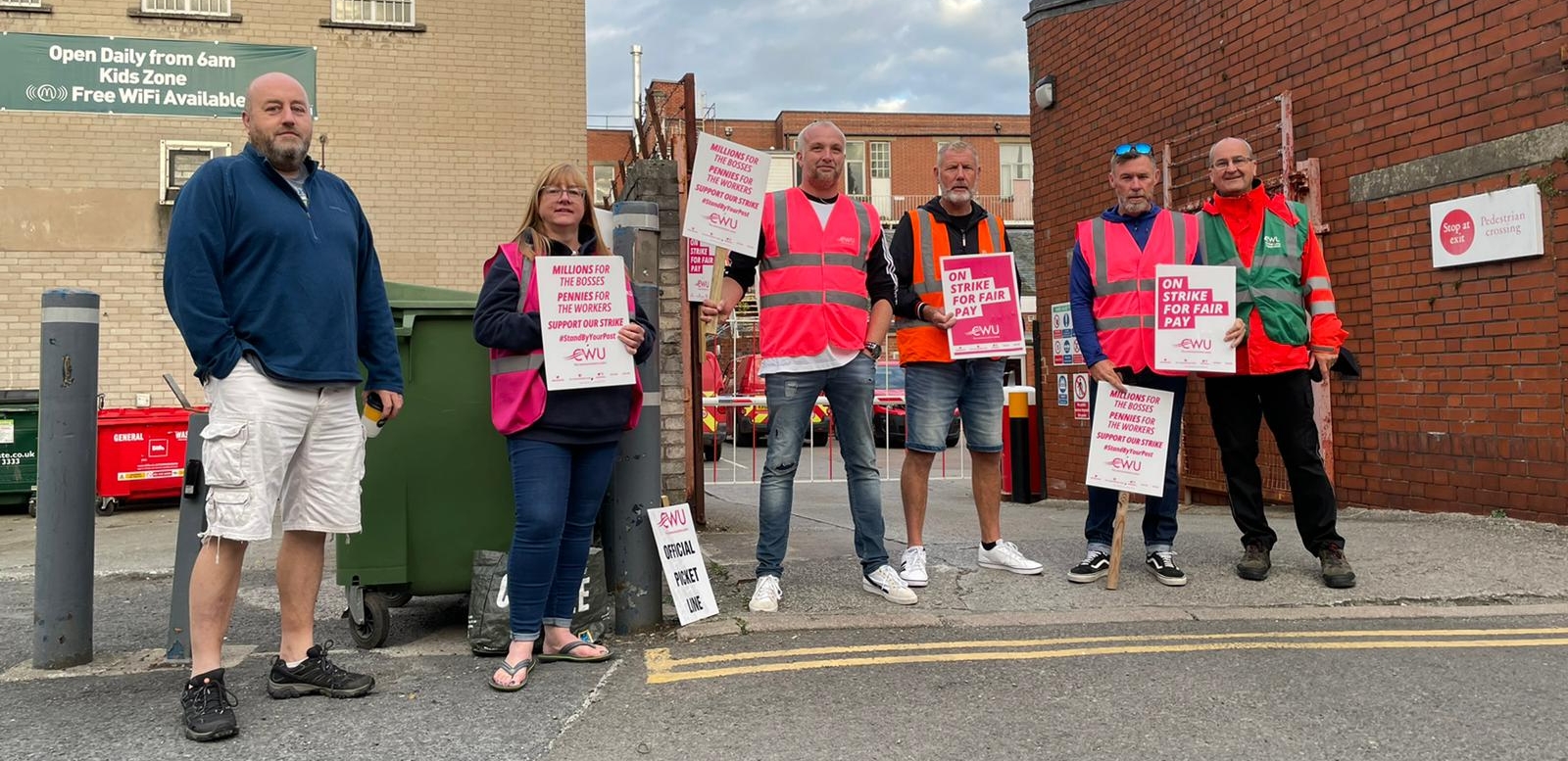 CWU Picket line in Kendal 26th August 2022
